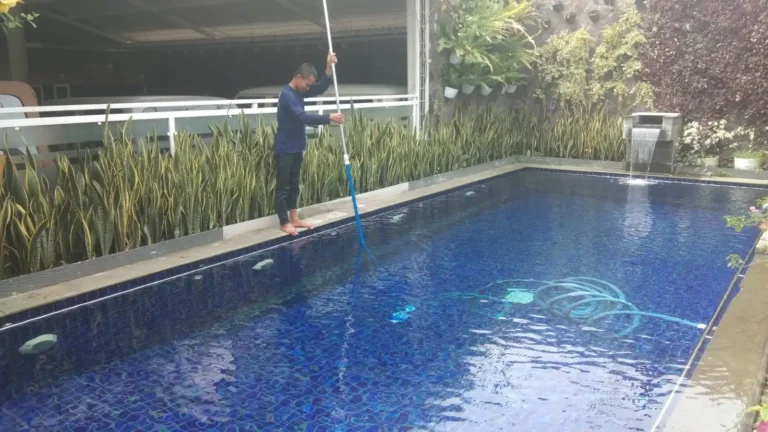Kualitas Air Kolam Renang Rumah dengan Perawatan yang Tepat Air Kolam Renang Rumah dengan Perawatan yang Tepat