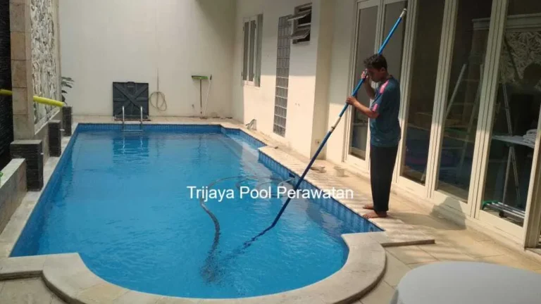 mengatasi kolam alga kolam renang