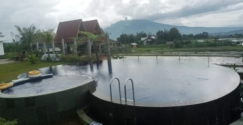 maintenance kolam renang infinity